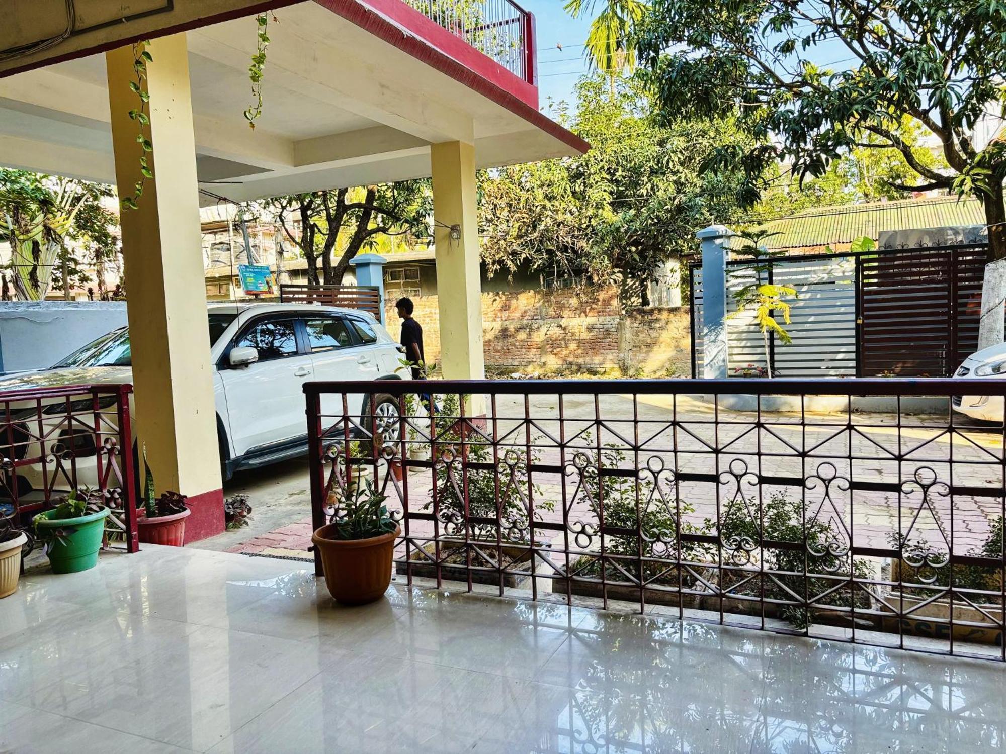 Capital Heritage Homestay Guwahati Esterno foto